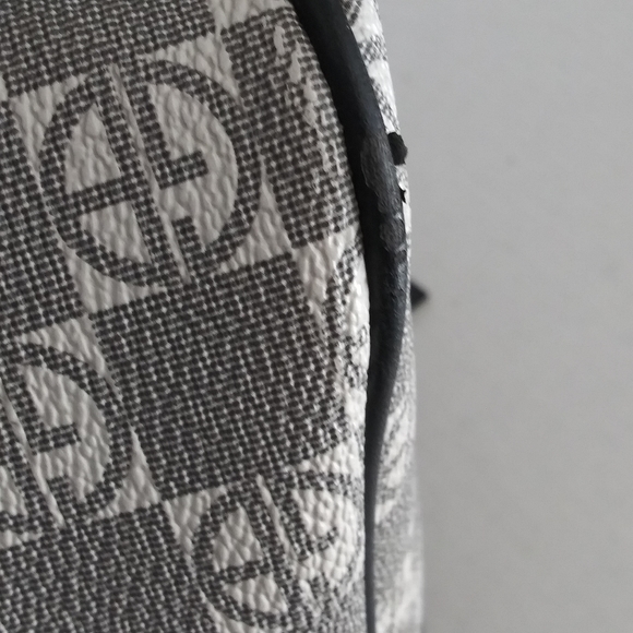 Giani Bernini Gray White Black Trim Handbag - Picture 15 of 16